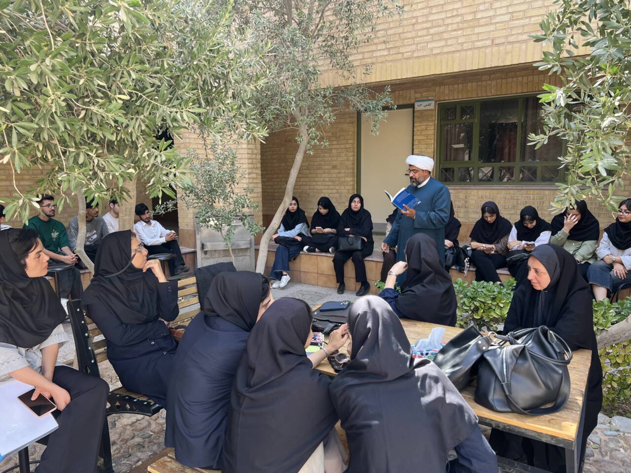 نشست گفتگو محور روز مولانا مرگ نقاب (۱)